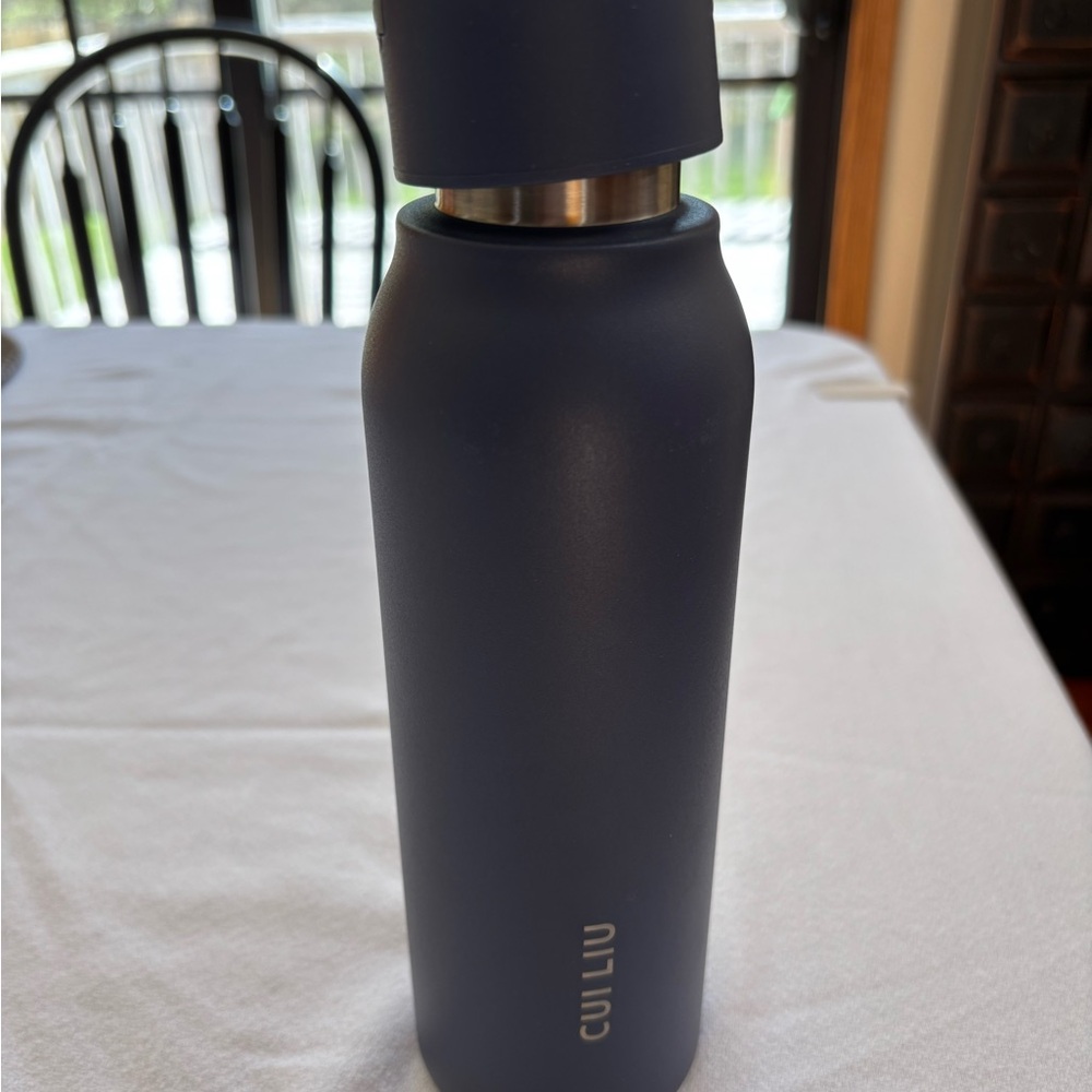 Cui Liu UV smart self cleaning water bottle